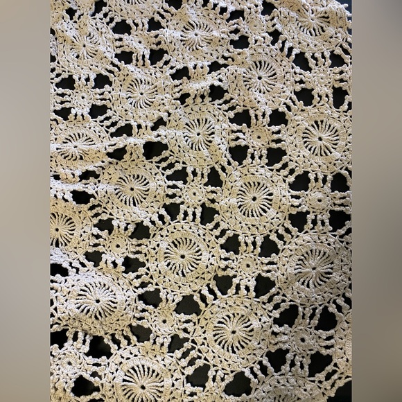 Vintage Crochet Blanket 102”x87” Floral Pattern - Picture 2 of 2